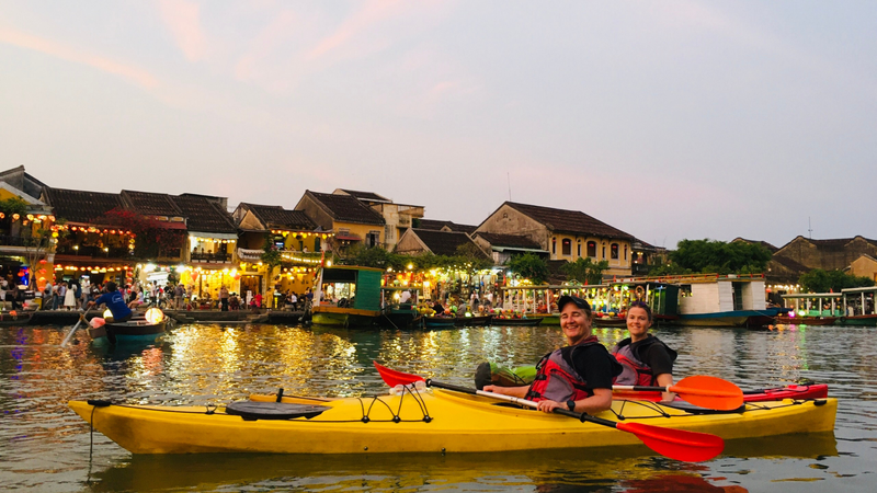 Chèo Kayak ngắm hoàng hôn đến Phố lồng đèn (4)